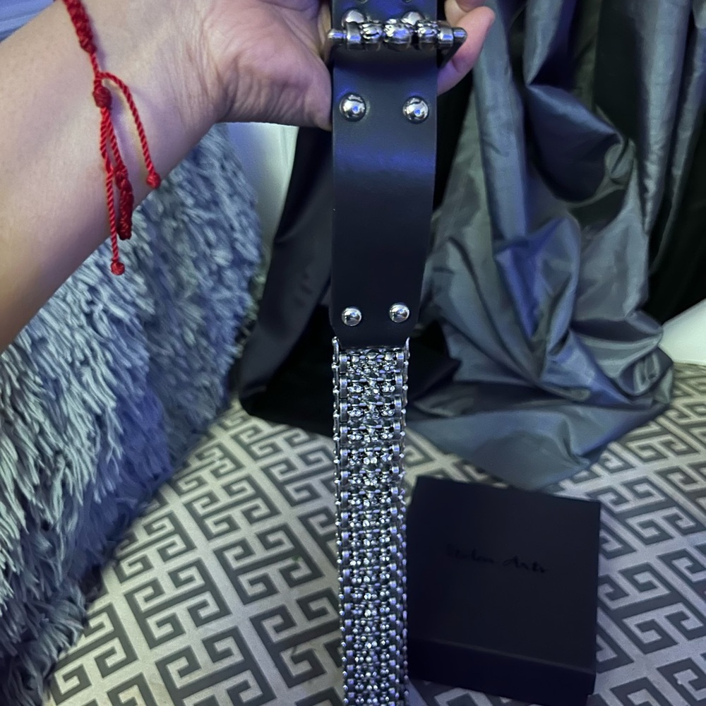 Stolen arts skull roller belt